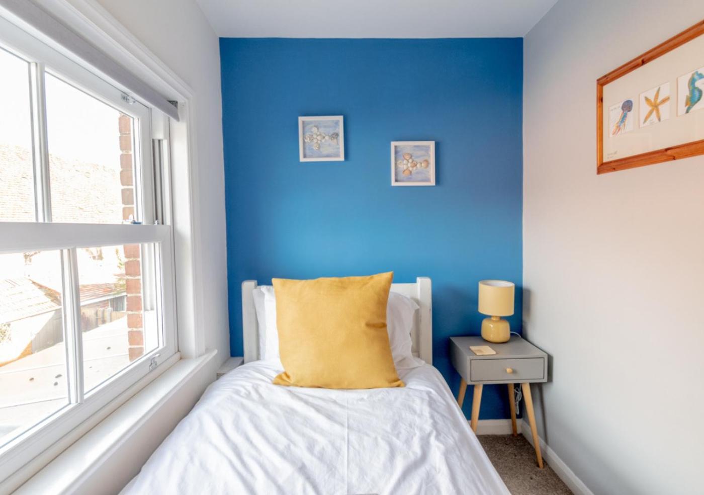 Stylish 2 Bedrooms Cosy & Bright Cottage, Pet Friendly, Sleeps 5, Titchfield Village - Summer Special Offer!! - By Blue Puffin Stays Buitenkant foto