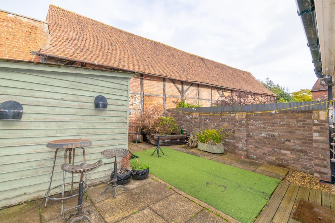 Stylish 2 Bedrooms Cosy & Bright Cottage, Pet Friendly, Sleeps 5, Titchfield Village - Summer Special Offer!! - By Blue Puffin Stays Buitenkant foto