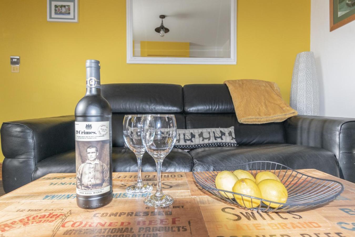 Stylish 2 Bedrooms Cosy & Bright Cottage, Pet Friendly, Sleeps 5, Titchfield Village - Summer Special Offer!! - By Blue Puffin Stays Buitenkant foto