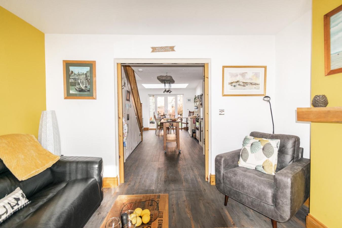 Stylish 2 Bedrooms Cosy & Bright Cottage, Pet Friendly, Sleeps 5, Titchfield Village - Summer Special Offer!! - By Blue Puffin Stays Buitenkant foto